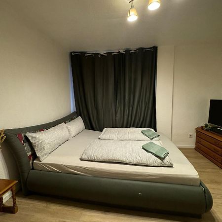 Moebliertes Zimmer Mit Tv, Internet & Kompletter Ausstattung In Bonn-Mehlem 外观 照片