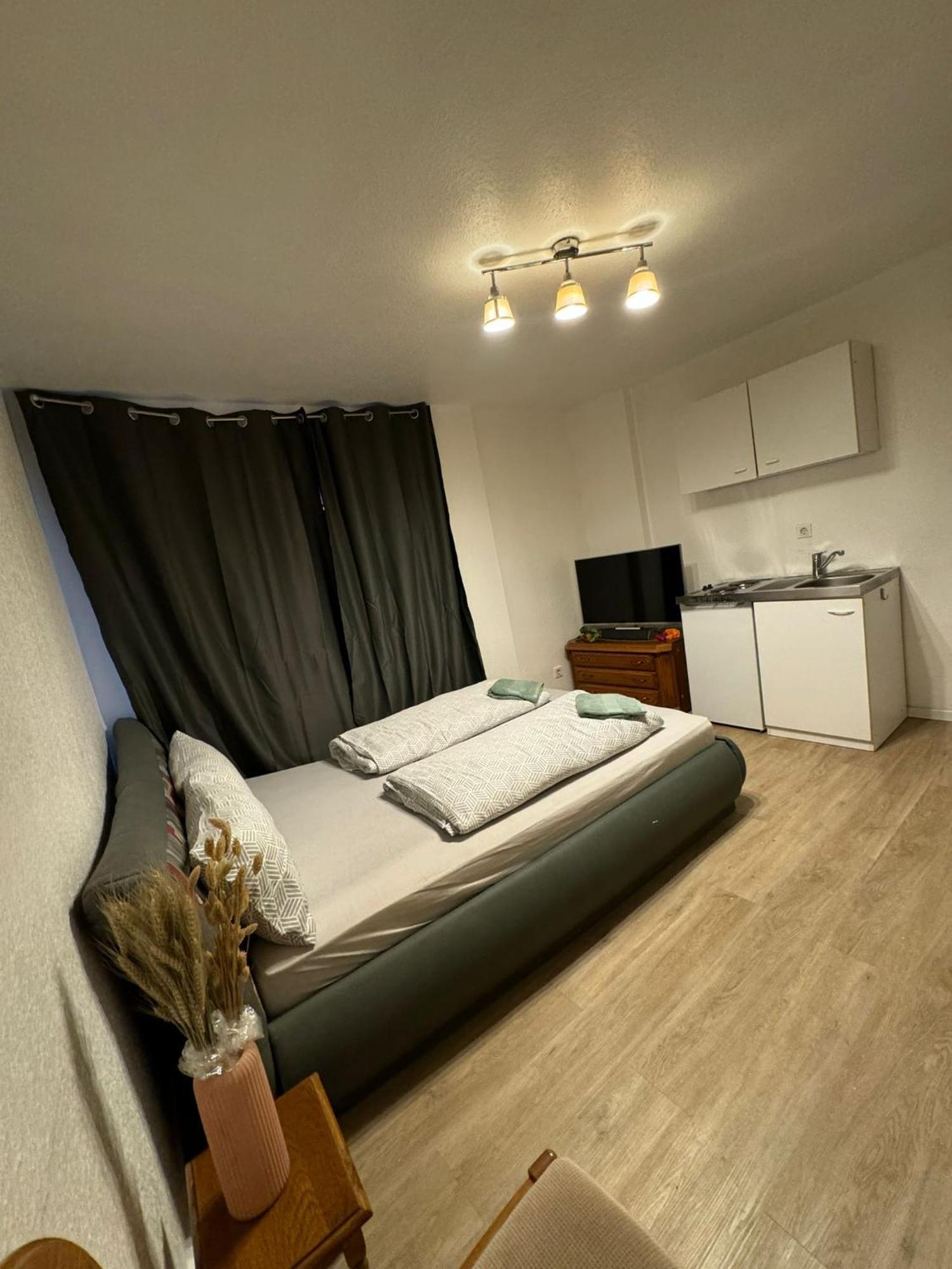Moebliertes Zimmer Mit Tv, Internet & Kompletter Ausstattung In Bonn-Mehlem 外观 照片